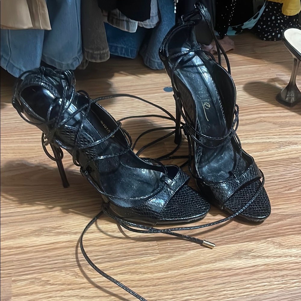 Elegant Black Strappy Women's Heels